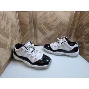 Jordan 11 Retro Low Iridescent Women's White Size 6.5  GS -5.  431